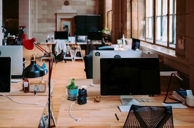 Mitarbeiterbindung in Zeiten von Home-Office und Desksharing?